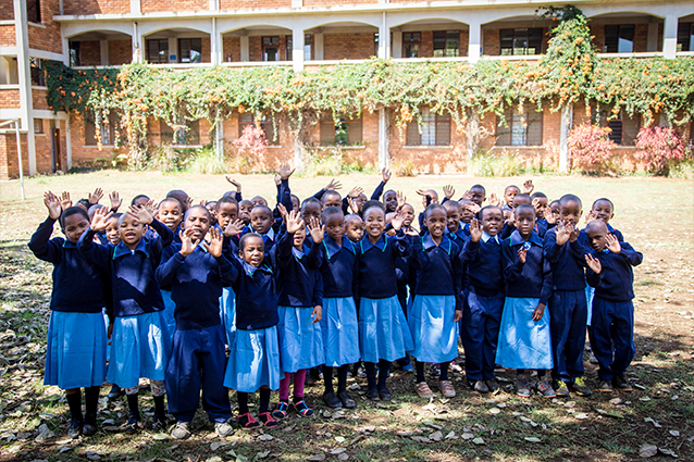 Everyone say 'chipsi': a group shot of our new students.