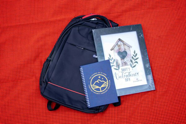 Form 6 graduate gift pack